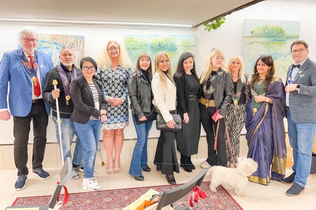 Nao Morigo in venice art gallery 